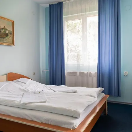 семеен изгрев Hotel