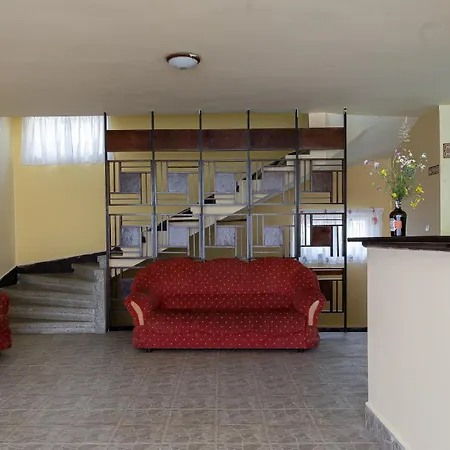 Hotel семеен изгрев *