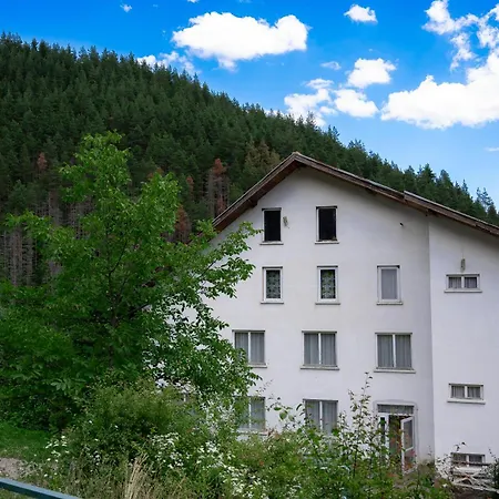 Hotel семеен изгрев Chiflik (Lovech)